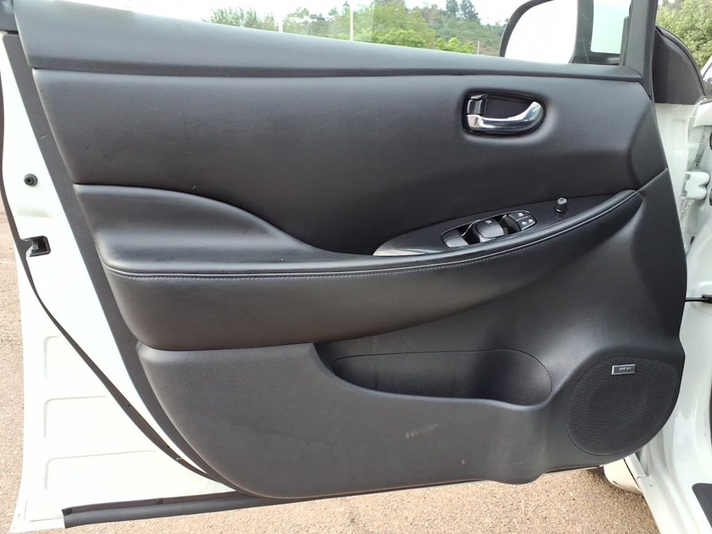 Thumbnail: 2017 Nissan Leaf - 17