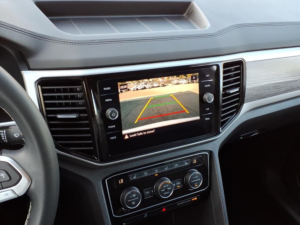 Thumbnail: 2023 Volkswagen Atlas - 21