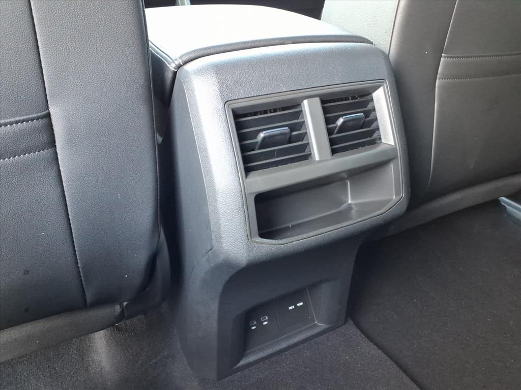 Thumbnail: 2023 Volkswagen Atlas - 15