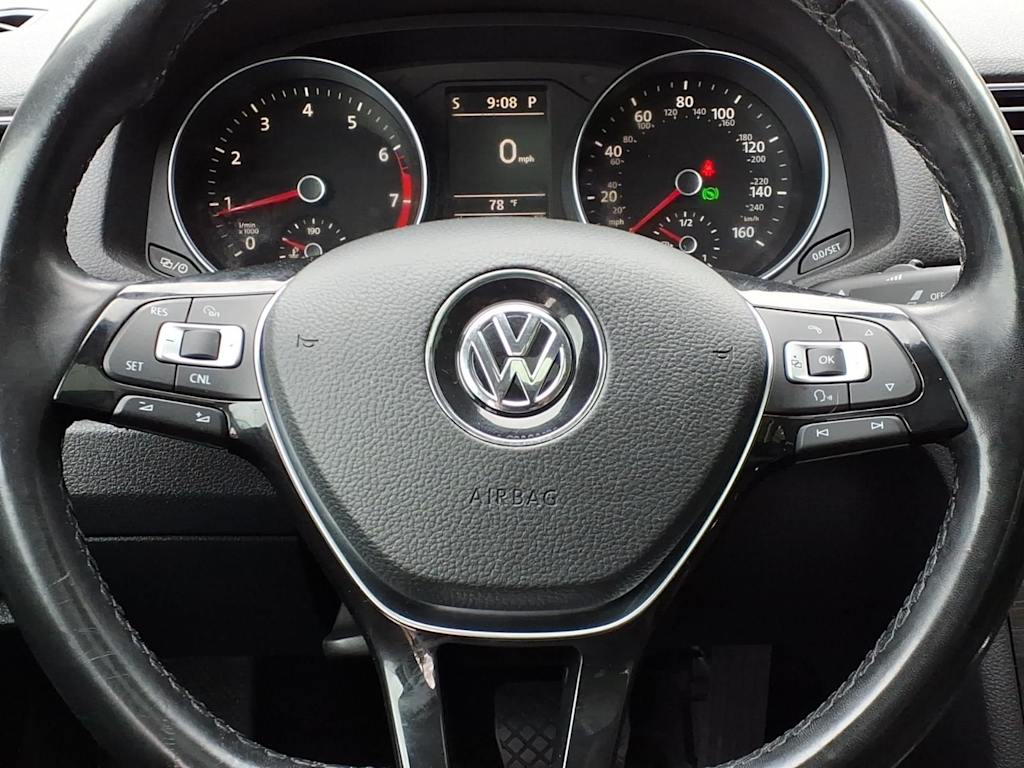 Thumbnail: 2017 Volkswagen Passat - 19