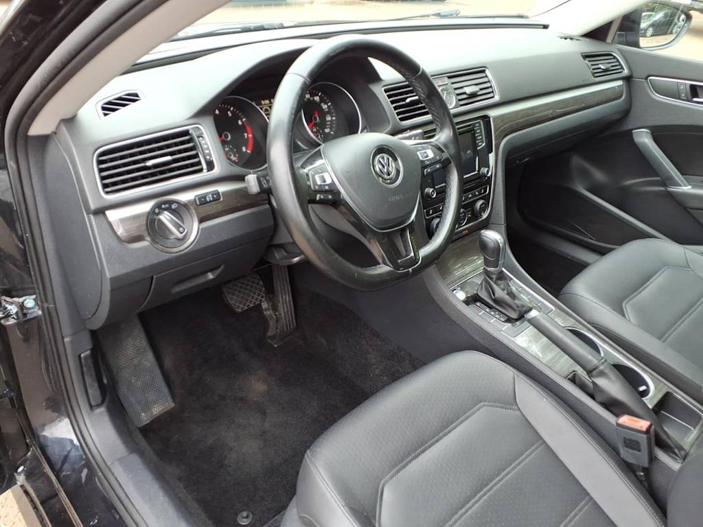 Thumbnail: 2017 Volkswagen Passat - 7