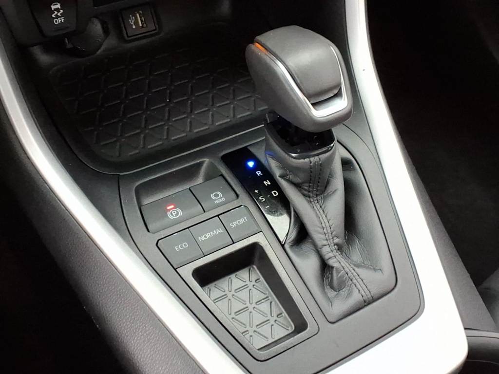 Thumbnail: 2023 Toyota RAV4 - 10
