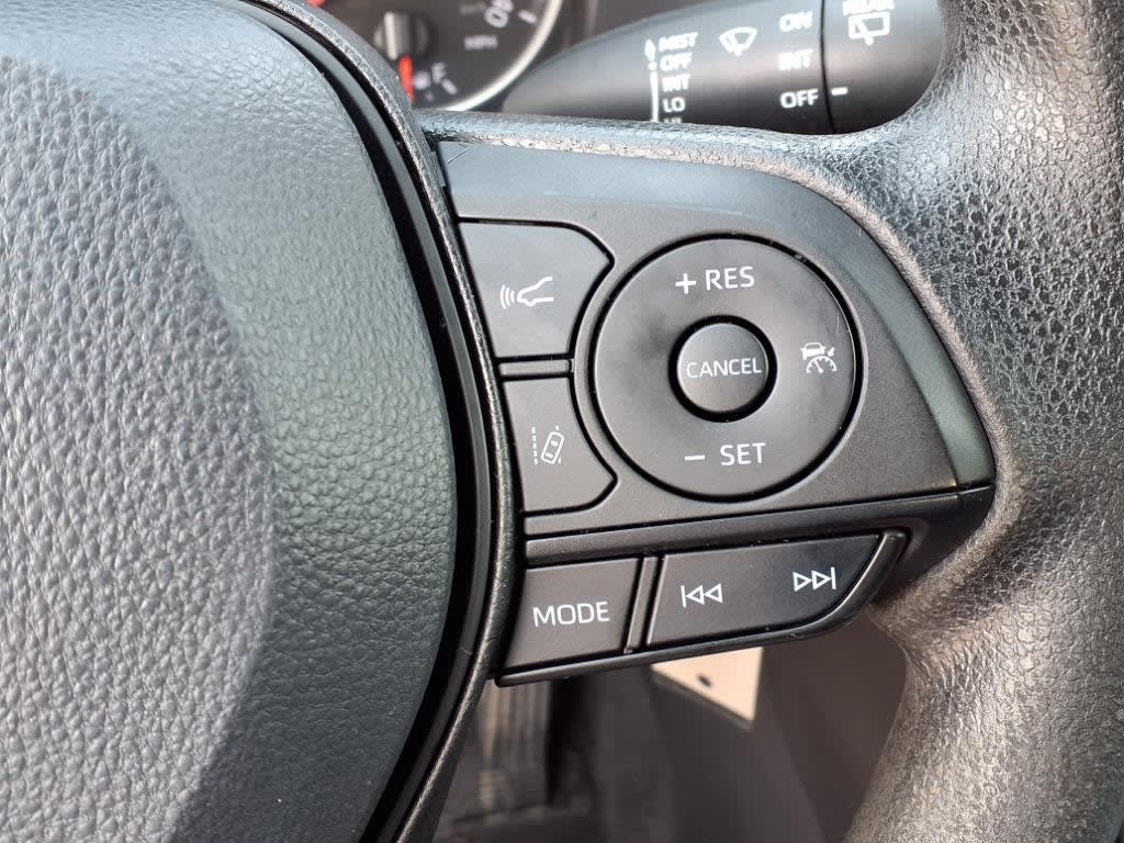 Thumbnail: 2022 Toyota RAV4 - 22