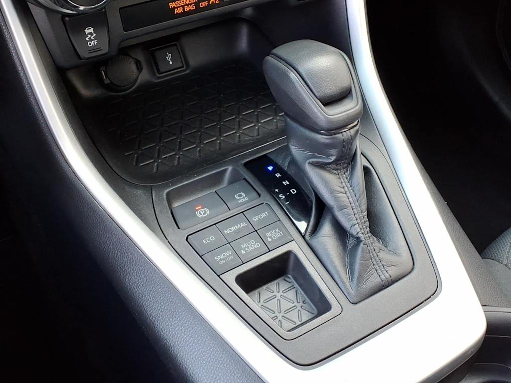 Thumbnail: 2020 Toyota RAV4 - 10