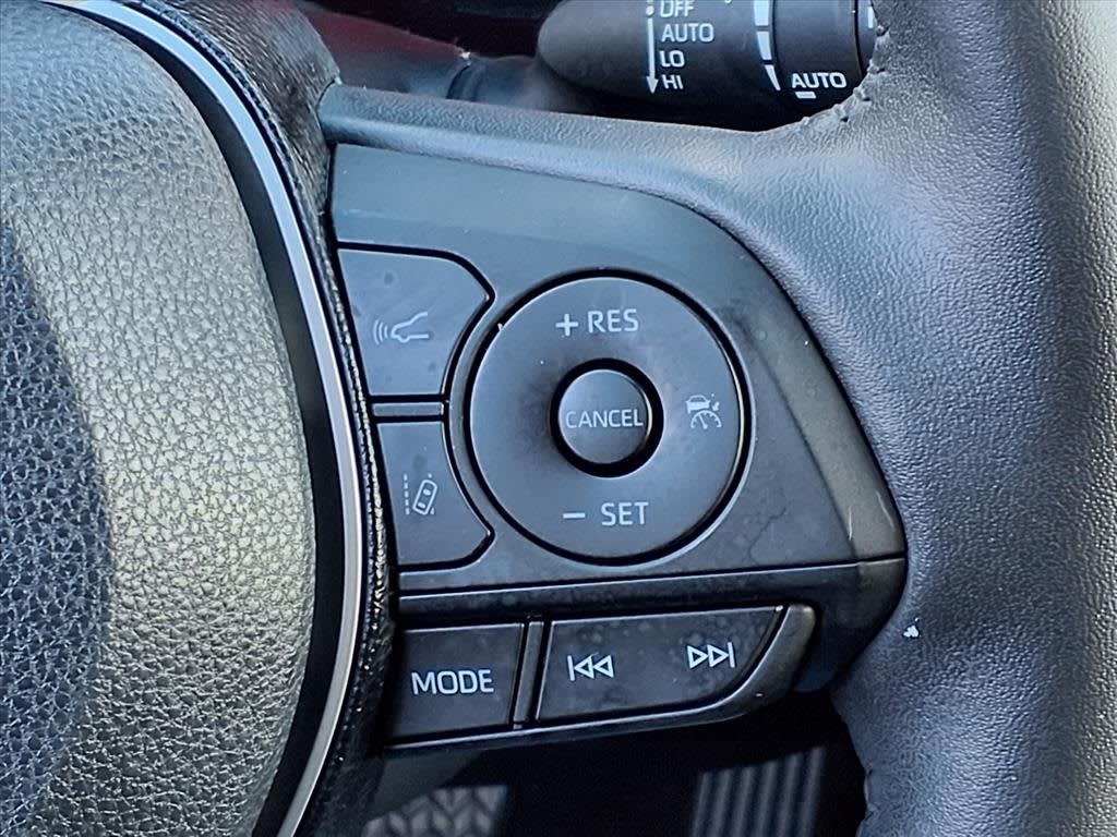 Thumbnail: 2020 Toyota RAV4 - 21