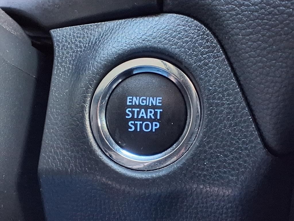 Thumbnail: 2020 Toyota RAV4 - 24