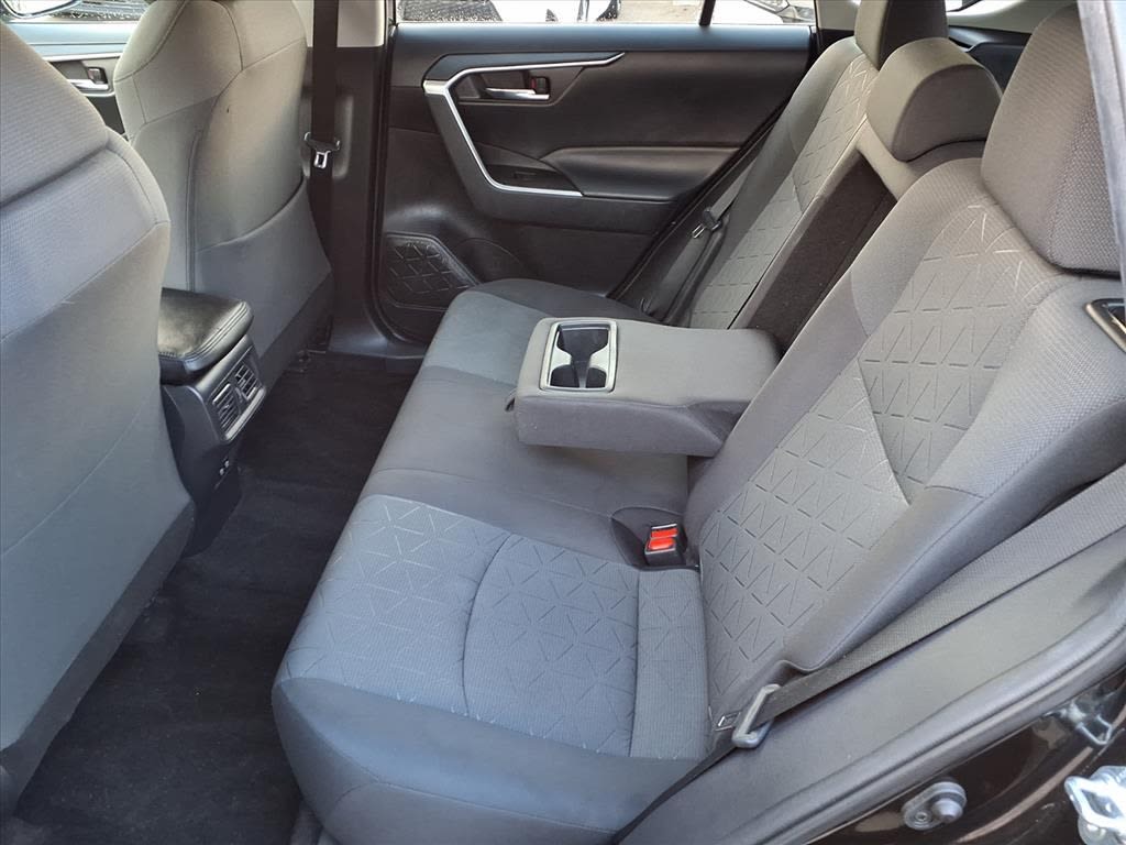 Thumbnail: 2020 Toyota RAV4 - 8