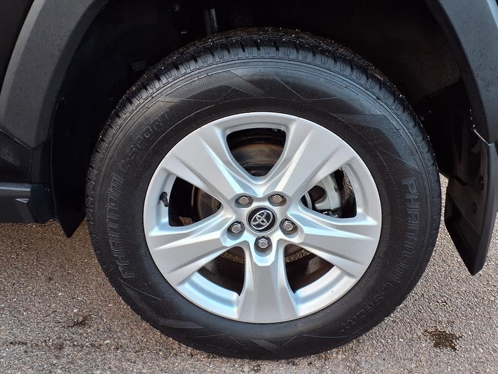 Thumbnail: 2020 Toyota RAV4 - 6