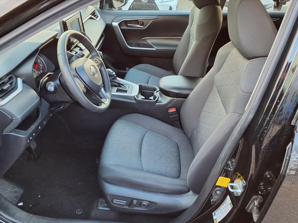 Thumbnail: 2020 Toyota RAV4 - 7