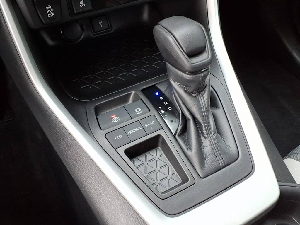Thumbnail: 2020 Toyota RAV4 - 11