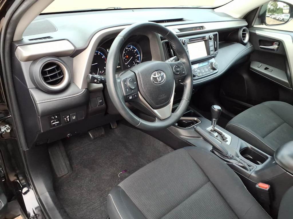 Thumbnail: 2017 Toyota RAV4 - 7