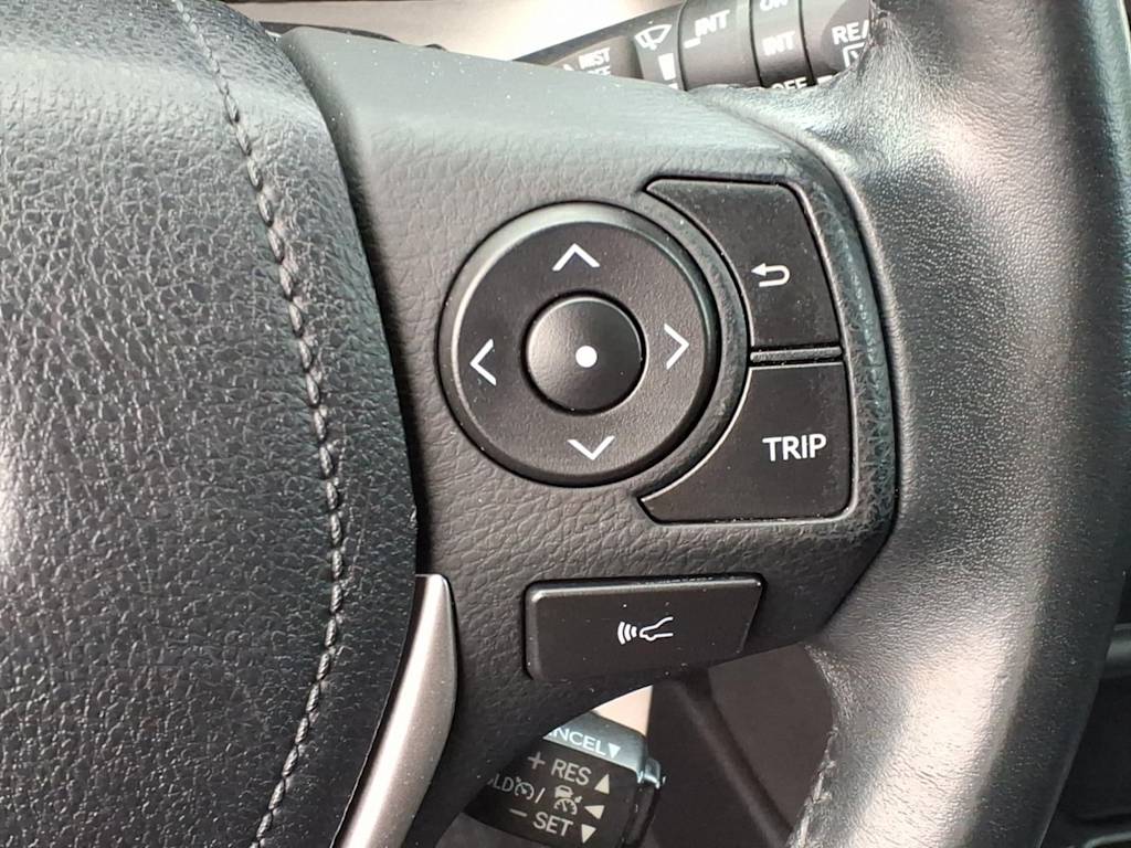 Thumbnail: 2017 Toyota RAV4 - 22