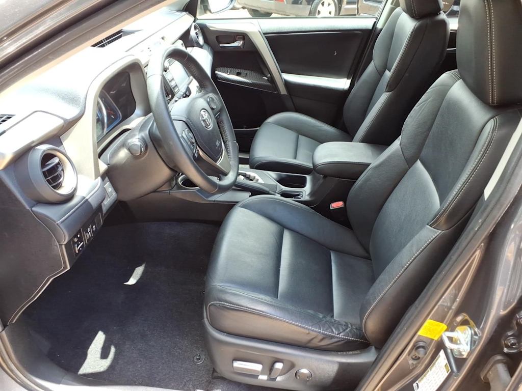 Thumbnail: 2013 Toyota RAV4 - 8