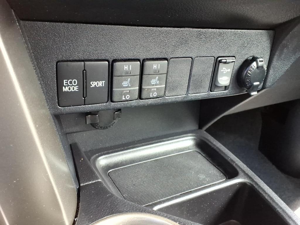 Thumbnail: 2013 Toyota RAV4 - 23