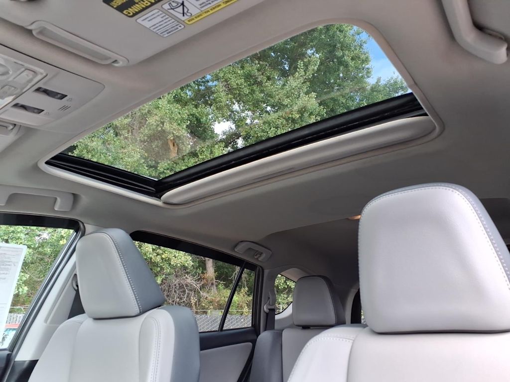 Thumbnail: 2014 Toyota RAV4 - 18