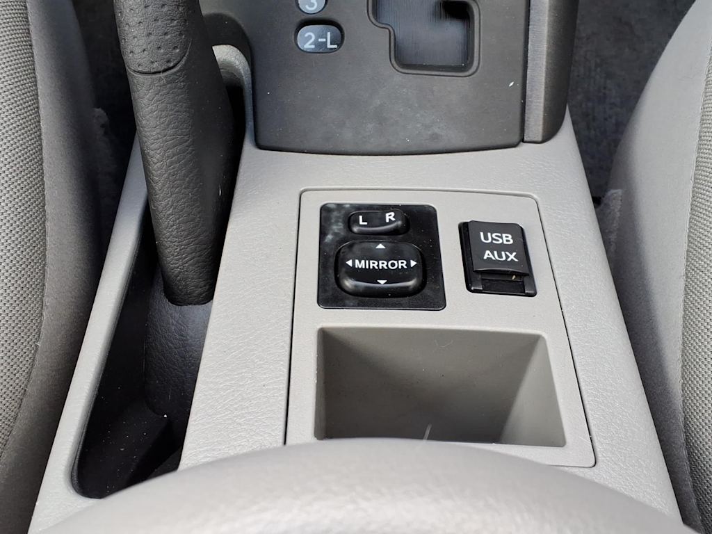 Thumbnail: 2012 Toyota RAV4 - 23