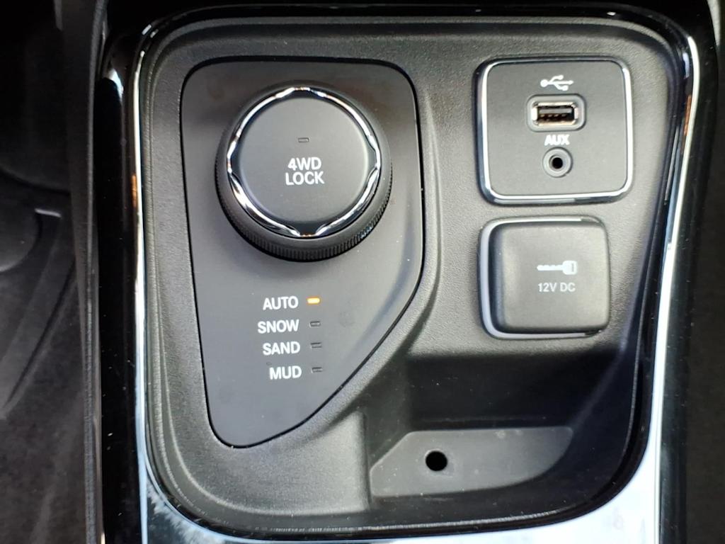 Thumbnail: 2018 Jeep Compass - 23