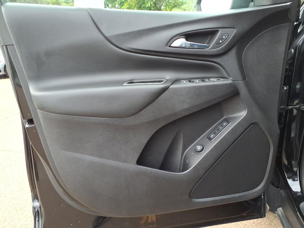 Thumbnail: 2020 Chevrolet Equinox - 18