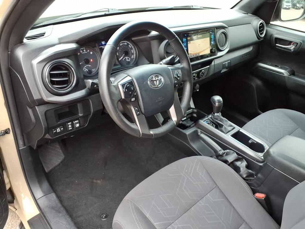 Thumbnail: 2017 Toyota Tacoma - 7