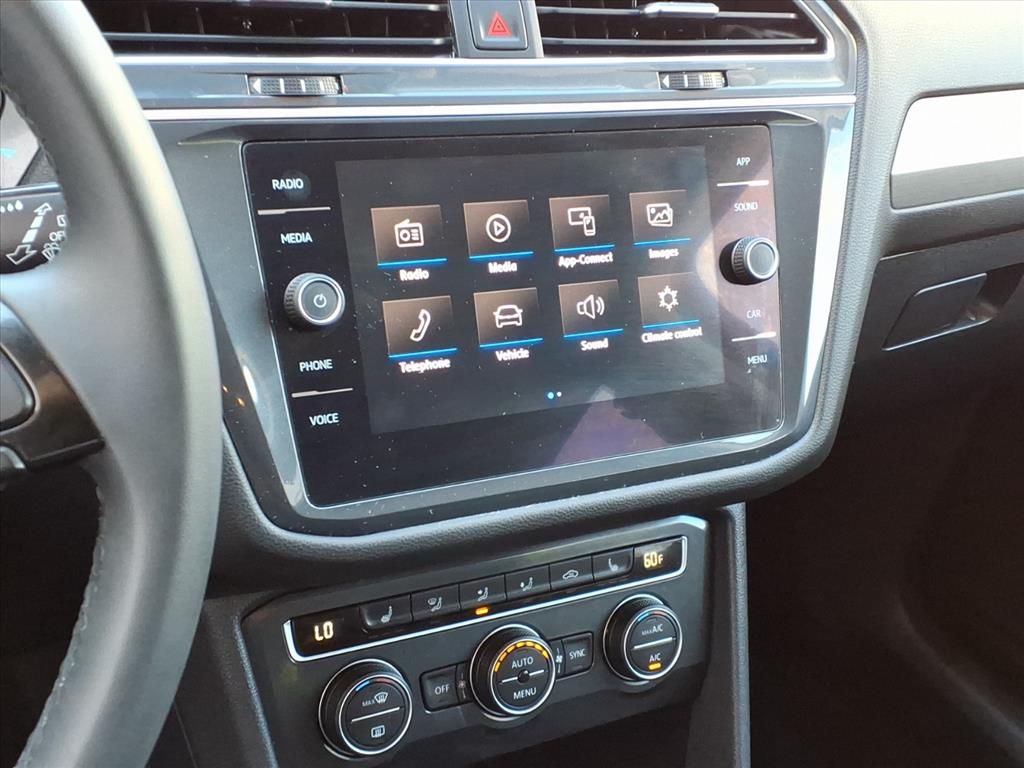Thumbnail: 2020 Volkswagen Tiguan - 10