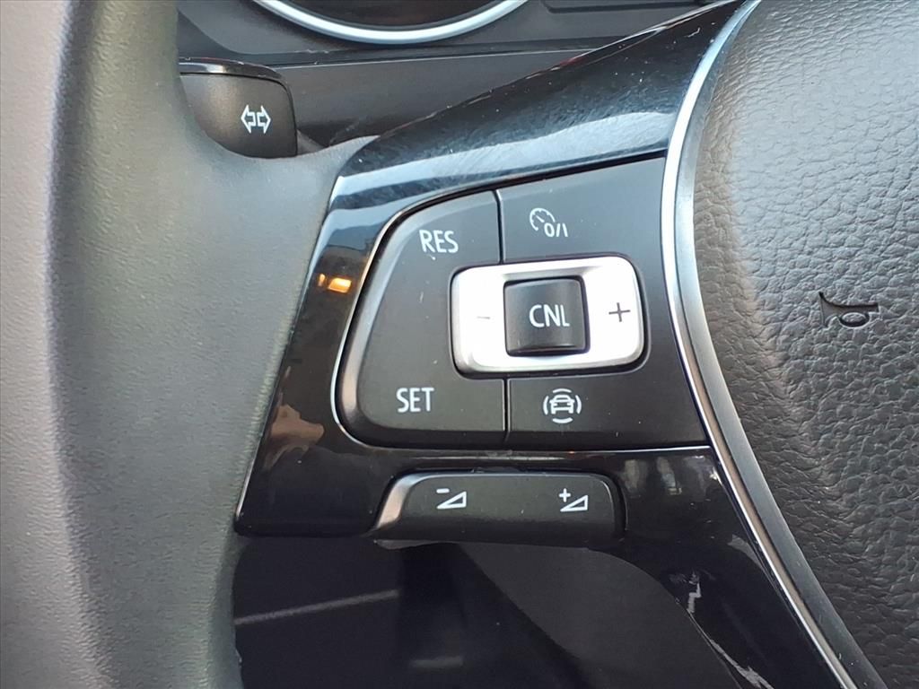 Thumbnail: 2020 Volkswagen Tiguan - 21