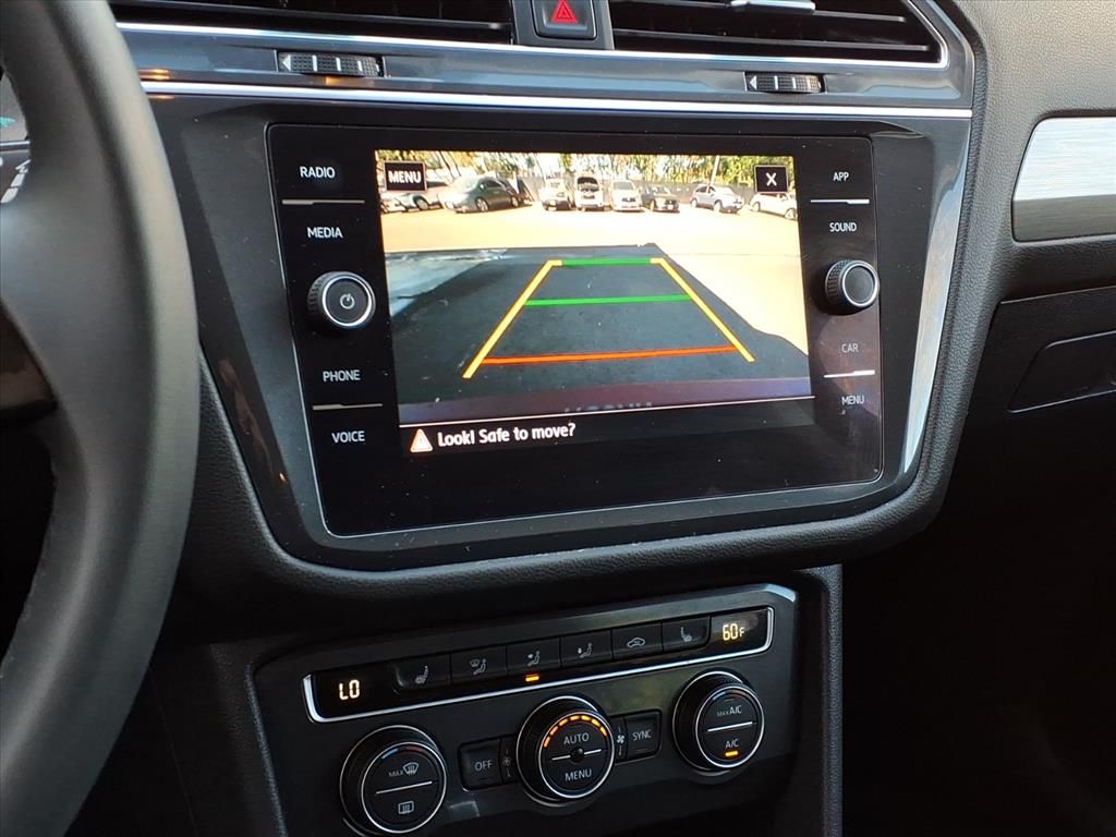 Thumbnail: 2020 Volkswagen Tiguan - 23