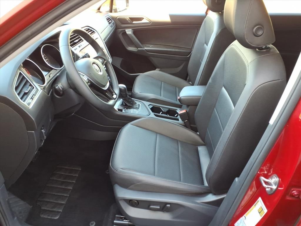 Thumbnail: 2020 Volkswagen Tiguan - 8