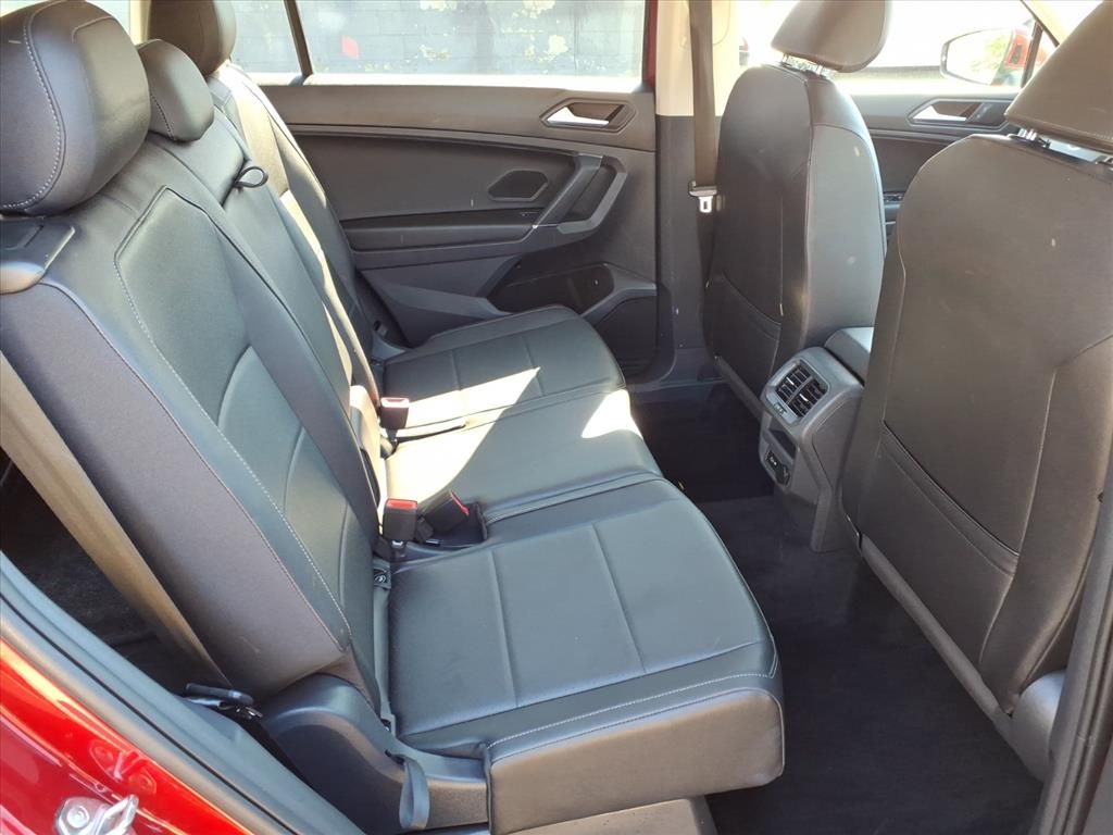 Thumbnail: 2020 Volkswagen Tiguan - 17