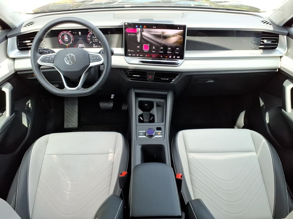 Thumbnail: 2025 Volkswagen Tiguan - 2