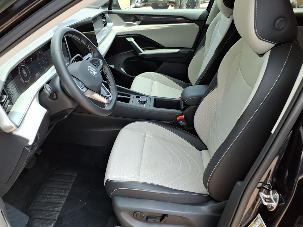 Thumbnail: 2025 Volkswagen Tiguan - 8