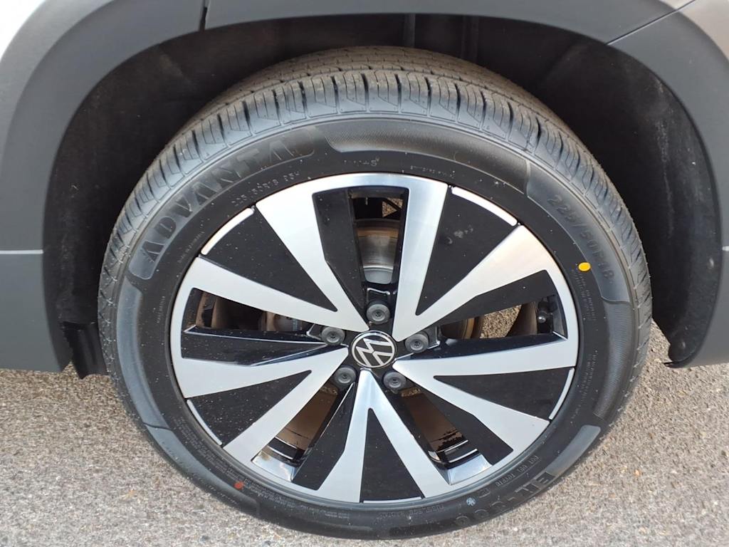 Thumbnail: 2022 Volkswagen Taos - 6