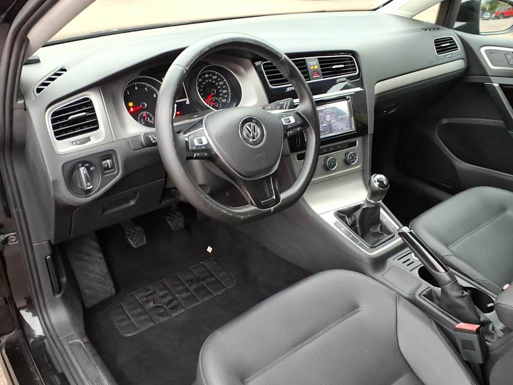 Thumbnail: 2015 Volkswagen Golf - 7
