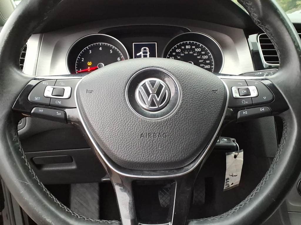 Thumbnail: 2015 Volkswagen Golf - 21