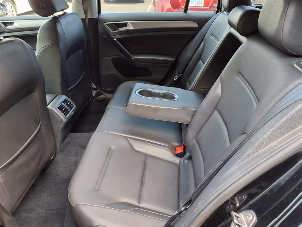 Thumbnail: 2015 Volkswagen Golf - 8