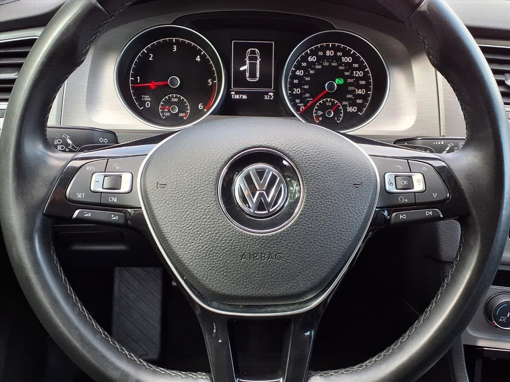 Thumbnail: 2015 Volkswagen Golf - 20