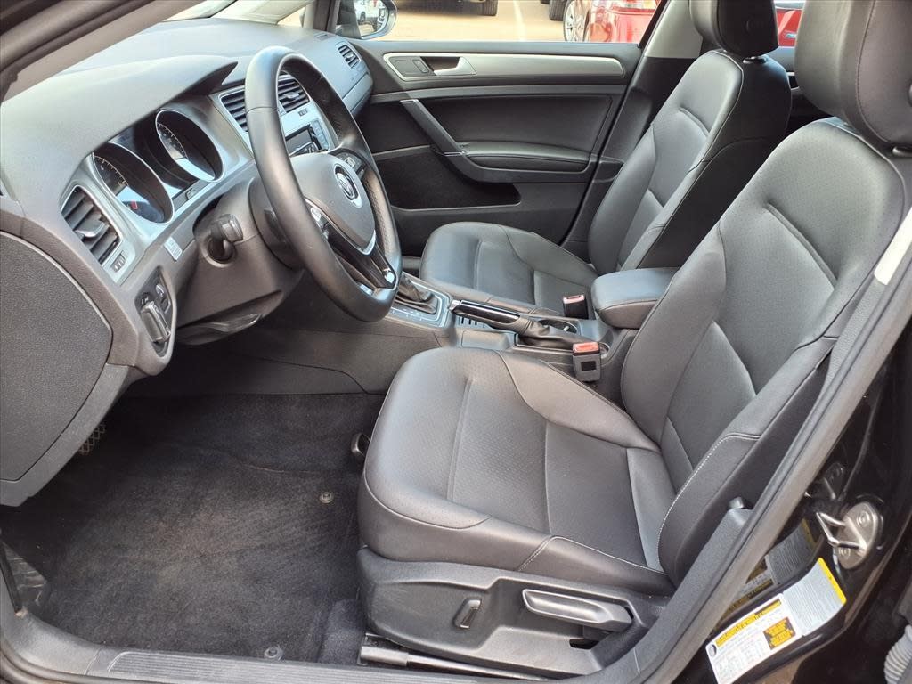 Thumbnail: 2015 Volkswagen Golf - 7