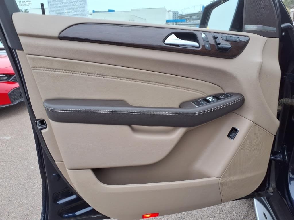 Thumbnail: 2014 Mercedes-Benz M-Class - 17