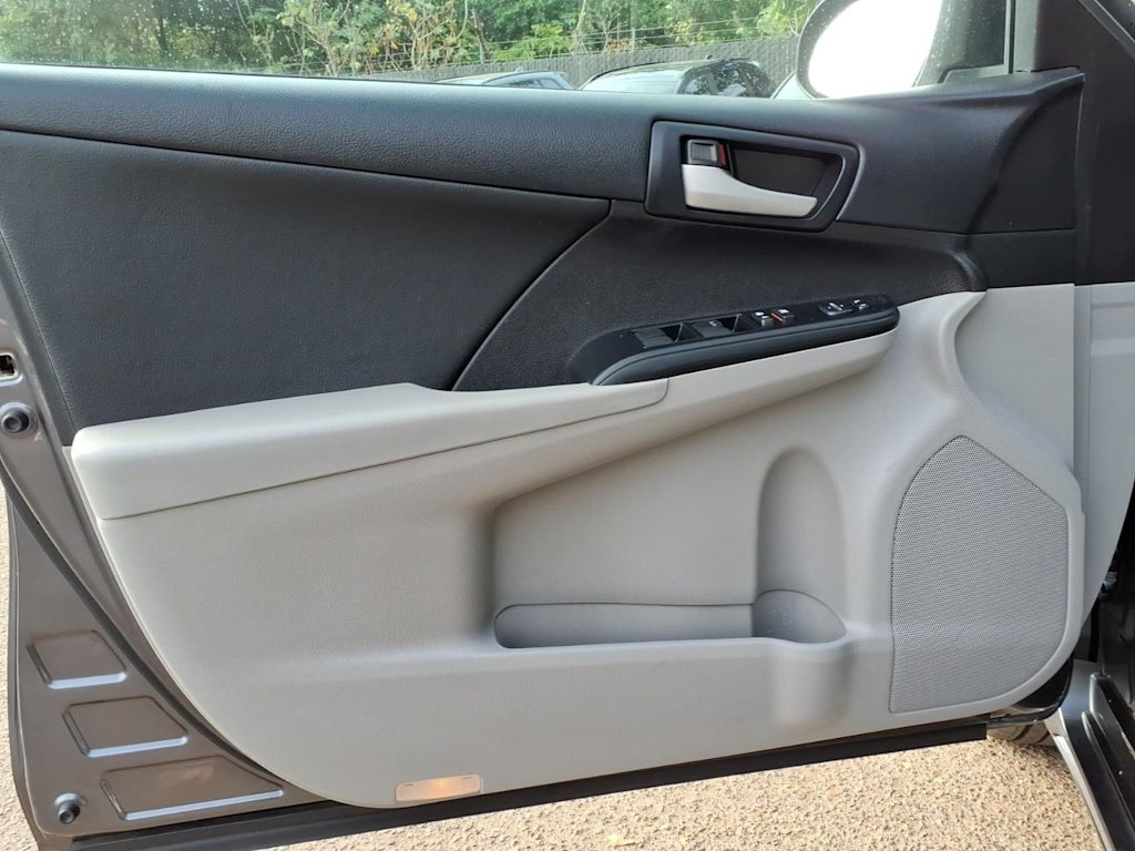 Thumbnail: 2014 Toyota Camry - 17