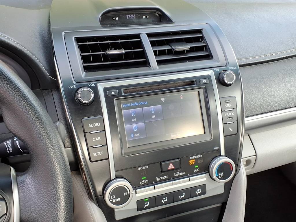 Thumbnail: 2014 Toyota Camry - 10