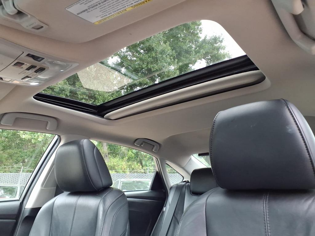 Thumbnail: 2015 Toyota Avalon - 18
