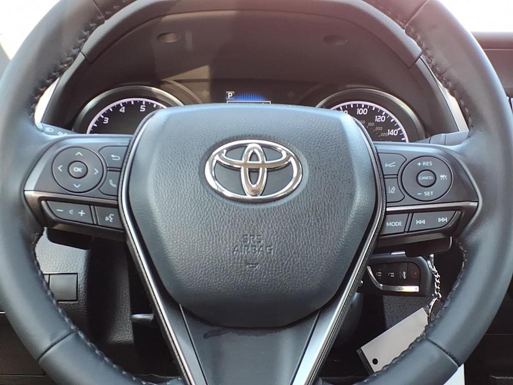Thumbnail: 2023 Toyota Camry - 19