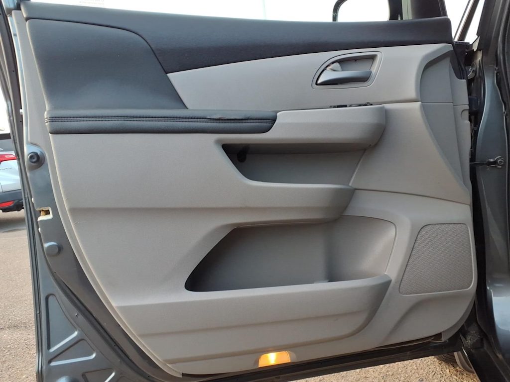 Thumbnail: 2013 Honda Odyssey - 18