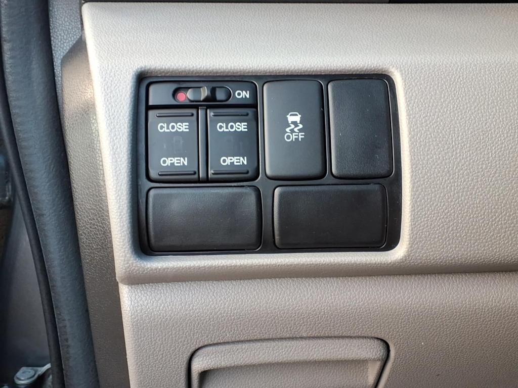 Thumbnail: 2013 Honda Odyssey - 19