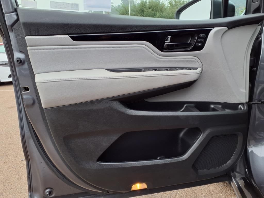 Thumbnail: 2023 Honda Odyssey - 18