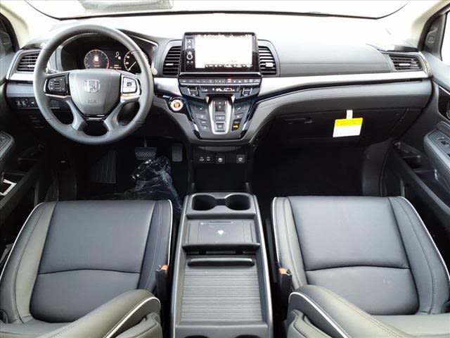 2025 Honda Odyssey Touring 2