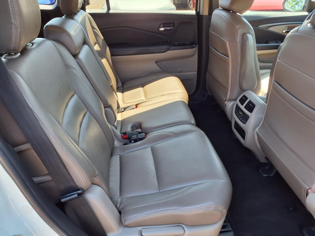 Thumbnail: 2016 Honda Pilot - 17