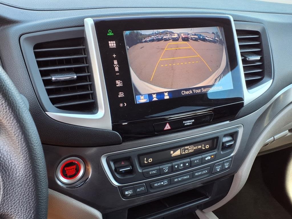 Thumbnail: 2016 Honda Pilot - 22
