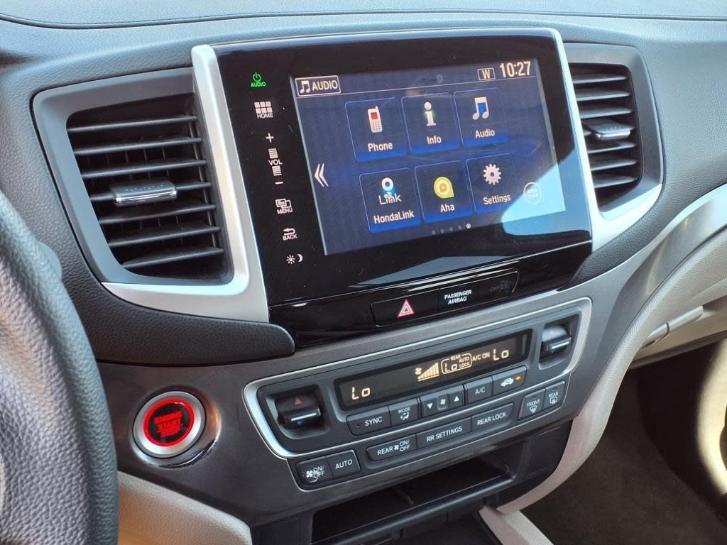Thumbnail: 2016 Honda Pilot - 10
