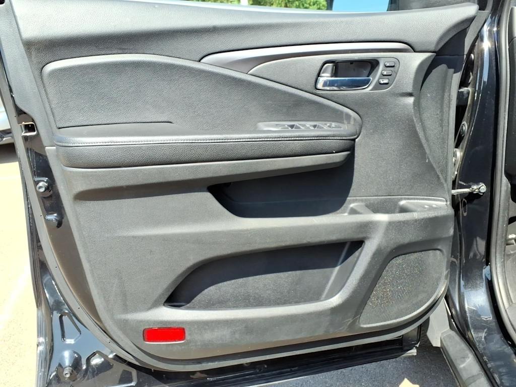 Thumbnail: 2020 Honda Pilot - 17