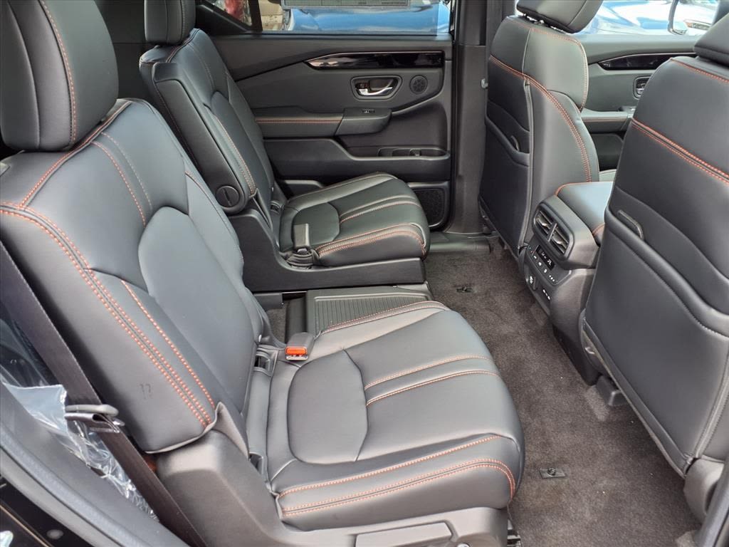 Thumbnail: 2025 Honda Pilot - 15